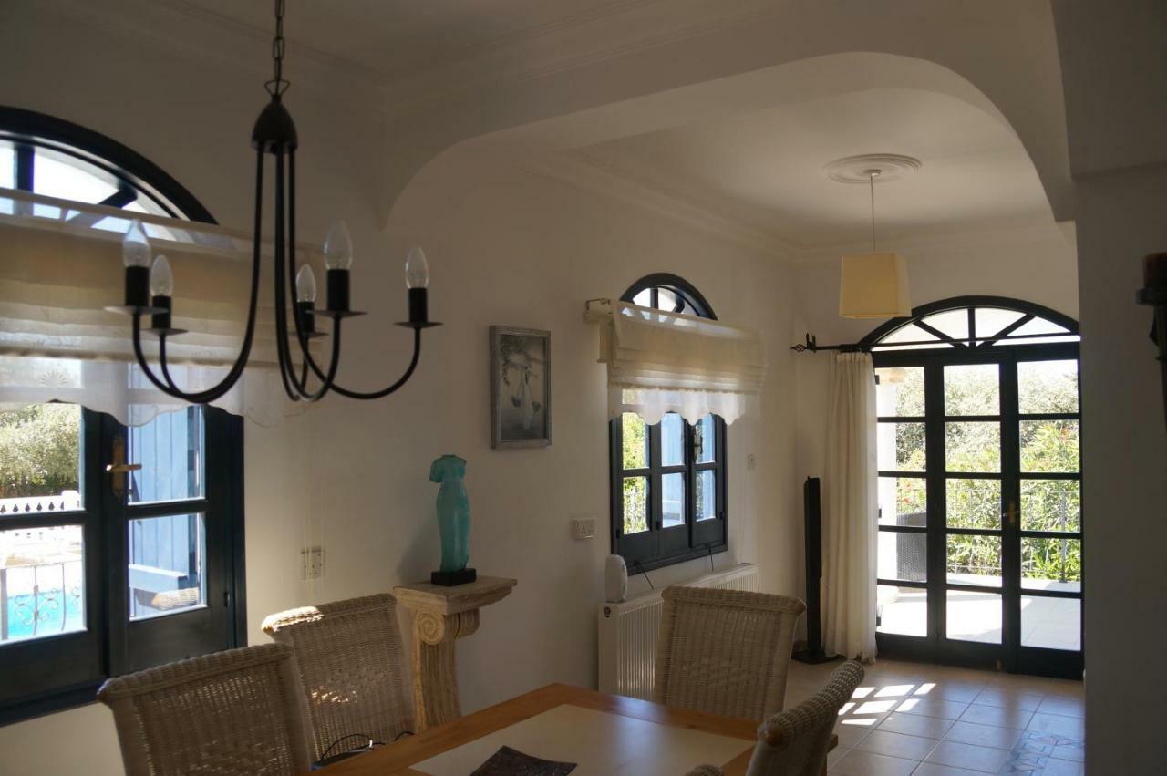 Villa Layla キレニア エクステリア 写真